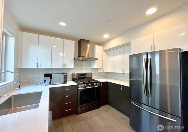 Photo 4 of Townhouse for sale at 7531 43rd Avenue S, Seattle, WA 98118 | MLS# NWM2587370 | Listing updated on 2026-10-01