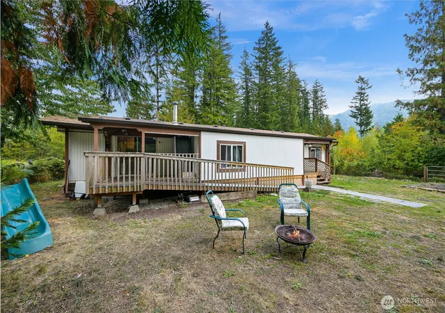 Photo 3 of Manufactured home for sale at 8460 Aspen Ct, Maple Falls, WA 98266 | MLS# NWM2587371 | Listing updated on 2026-09-30