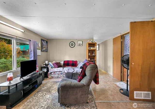 Photo 4 of Manufactured home for sale at 8460 Aspen Ct, Maple Falls, WA 98266 | MLS# NWM2587371 | Listing updated on 2026-09-30