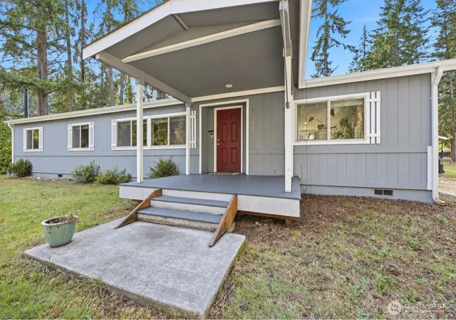 Photo 3 of Manufactured home for sale at 1914 284th Street E, Roy, WA 98580 | MLS# NWM2587372 | Listing updated on 2026-10-01