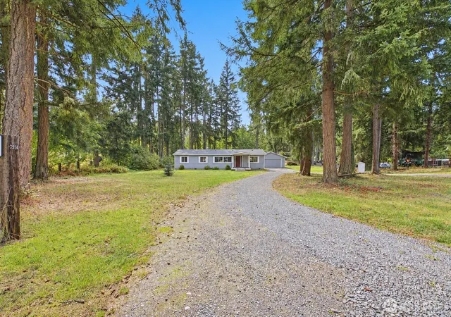 Photo 4 of Manufactured home for sale at 1914 284th Street E, Roy, WA 98580 | MLS# NWM2587372 | Listing updated on 2026-10-01