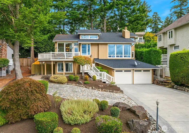 Photo 1 of Single family home for sale at 10920 80th Place Ne, Kirkland, WA 98034 | MLS# NWM2587386 | Listing updated on 2026-10-01