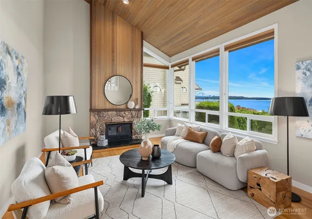 Photo 3 of Single family home for sale at 10920 80th Place Ne, Kirkland, WA 98034 | MLS# NWM2587386 | Listing updated on 2026-10-01