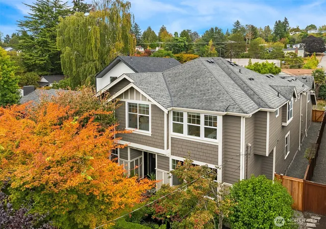 Photo 2 of Single family home for sale at 3432 33rd Avenue W, Seattle, WA 98199 | MLS# NWM2587390 | Listing updated on 2026-10-01