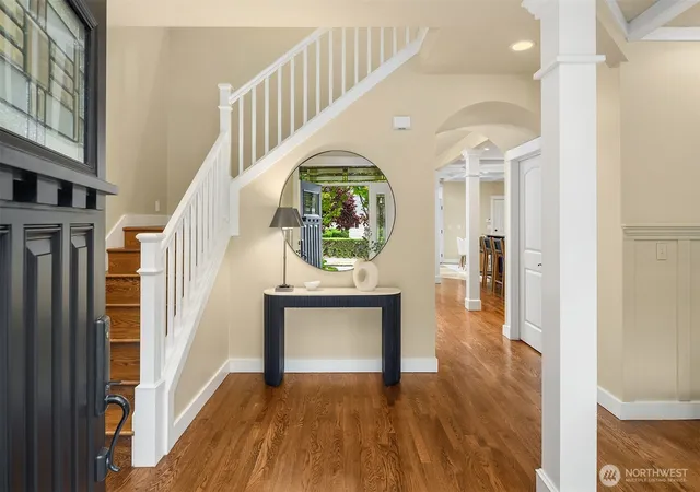 Photo 3 of Single family home for sale at 3432 33rd Avenue W, Seattle, WA 98199 | MLS# NWM2587390 | Listing updated on 2026-10-01