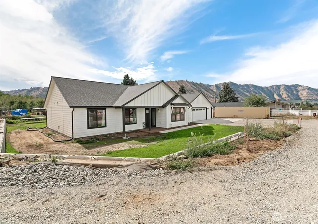 Photo 1 of Single family home for sale at 60 Ledford Ln, Cashmere, WA 98815 | MLS# NWM2587391 | Listing updated on 2026-10-19