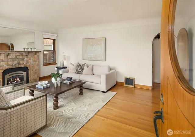 Photo 3 of Sale Pending at 2514 43rd Avenue W, Seattle, WA 98199 | MLS# NWM2587397 | Listing updated on 2026-09-30