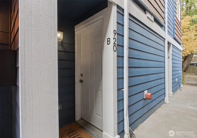 Photo 2 of Townhouse for sale at 920 SW Holden St #B, Seattle, WA 98106 | MLS# NWM2587406 | Listing updated on 2026-09-26
