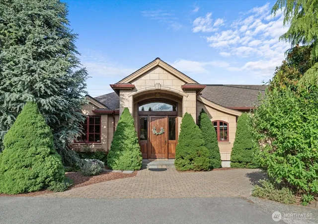 Photo 3 of Single family home for sale at 36315 Se Saint Andrews Ln, Snoqualmie, WA 98065 | MLS# NWM2587407 | Listing updated on 2026-09-28