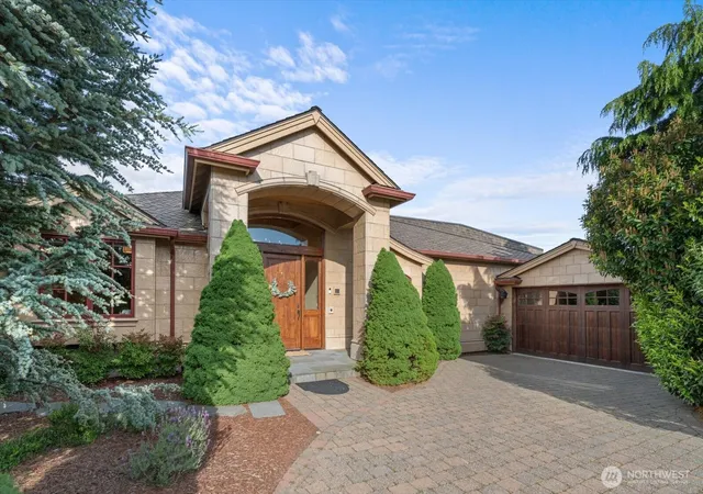 Photo 3 of Single family home for sale at 36315 SE Saint Andrews Ln, Snoqualmie, WA 98065 | MLS# NWM2587407 | Listing updated on 2026-09-28