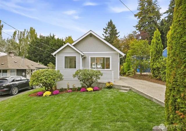 Photo 2 of Sale Pending at 1723 Ne 92nd Street, Seattle, WA 98115 | MLS# NWM2587421 | Listing updated on 2026-09-26