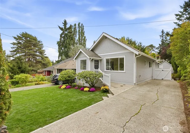 Photo 3 of Sale Pending at 1723 NE 92nd Street, Seattle, WA 98115 | MLS# NWM2587421 | Listing updated on 2026-09-26