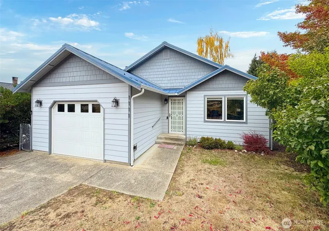 Photo 2 of Single family home for sale at 1111 E 6th Street, Port Angeles, WA 98362 | MLS# NWM2587427 | Listing updated on 2026-10-02