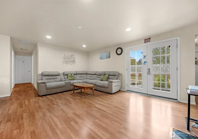 Photo 4 of Single family home for sale at 4209 191st Street SW, Lynnwood, WA 98036 | MLS# NWM2587433 | Listing updated on 2026-10-02