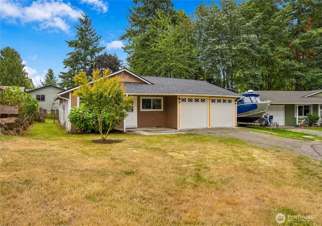 Photo 2 of Sale Pending at 8520 9th Place Ne, Lake Stevens, WA 98258 | MLS# NWM2587436 | Listing updated on 2026-09-29