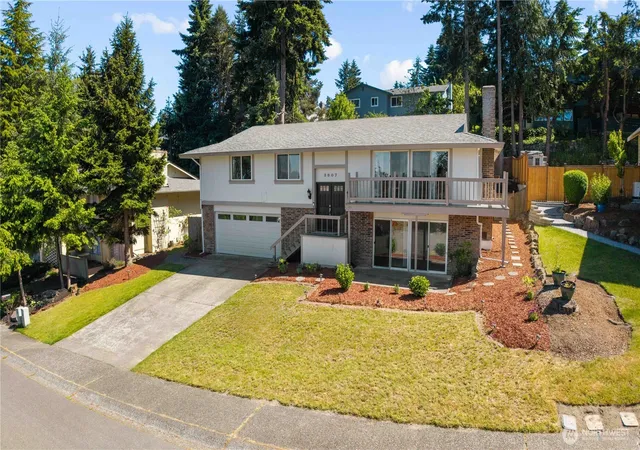 Photo 4 of Single family home for sale at 3907 SW 328th Street, Federal Way, WA 98023 | MLS# NWM2587440 | Listing updated on 2026-10-02