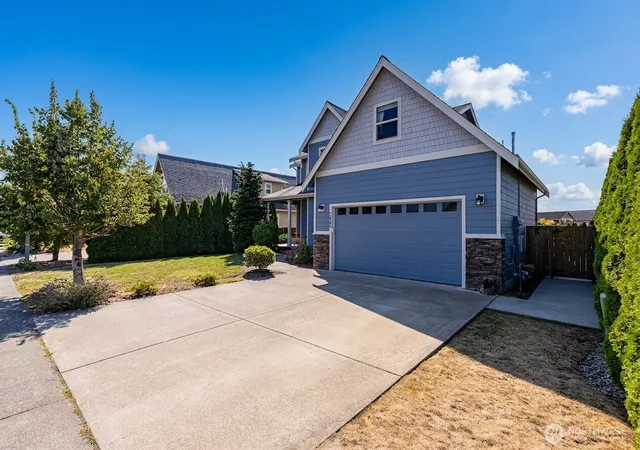 Photo 3 of Single family home for sale at 2465 Cirrus Ln, Ferndale, WA 98248 | MLS# NWM2587445 | Listing updated on 2026-09-29
