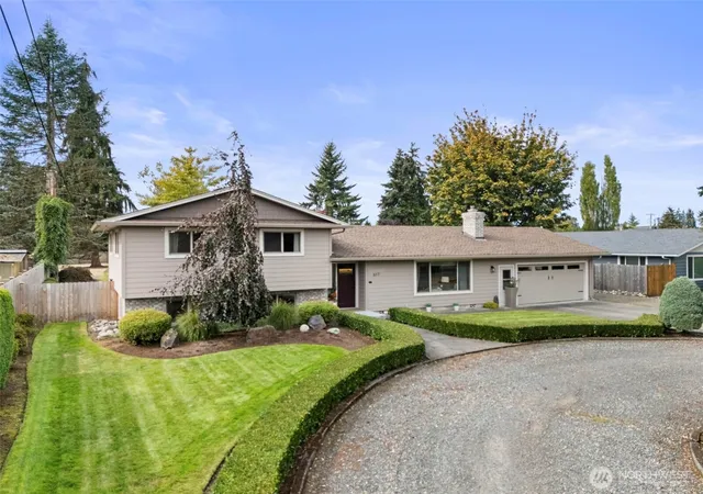 Photo 3 of Single family home for sale at 617 Oakland Ave, Centralia, WA 98531 | MLS# NWM2587458 | Listing updated on 2026-09-28