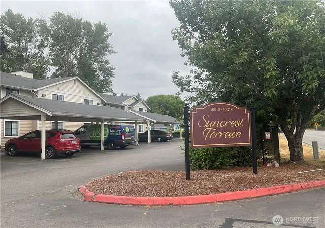 Photo 2 of Condo for sale at 10016 Golden Given Rd E #26, Tacoma, WA 98445 | MLS# NWM2587459 | Listing updated on 2026-09-26