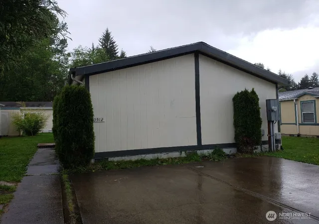 Photo 2 of Manufactured home for sale at 10512 137th Street E #37, Puyallup, WA 98374 | MLS# NWM2587462 | Listing updated on 2026-09-25