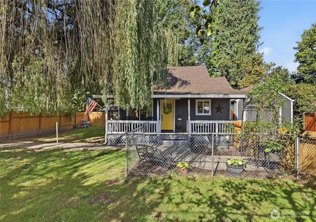 Photo 1 of Single family home for sale at 2125 48th Avenue, Longview, WA 98632 | MLS# NWM2587464 | Listing updated on 2026-10-01