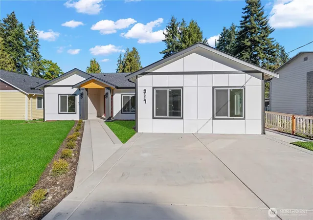 Photo 3 of Single family home for sale at 5117 144th Street SW, Edmonds, WA 98026 | MLS# NWM2587470 | Listing updated on 2026-10-09
