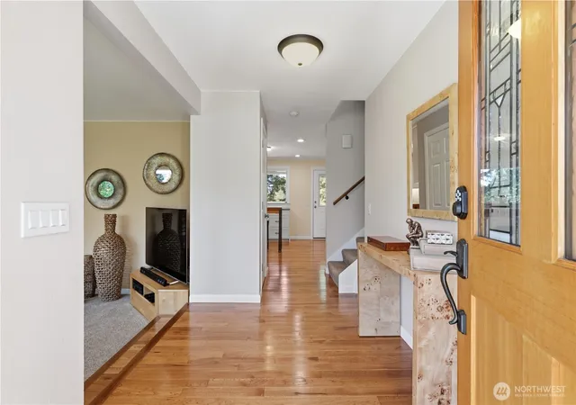 Photo 3 of Single family home for sale at 4941 125 Avenue Se, Bellevue, WA 98006 | MLS# NWM2587472 | Listing updated on 2026-10-01
