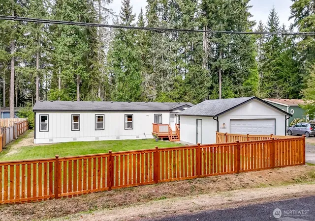 Photo 2 of Manufactured home for sale at 13304 140th Avenue Nw, Gig Harbor, WA 98329 | MLS# NWM2587478 | Listing updated on 2026-09-26