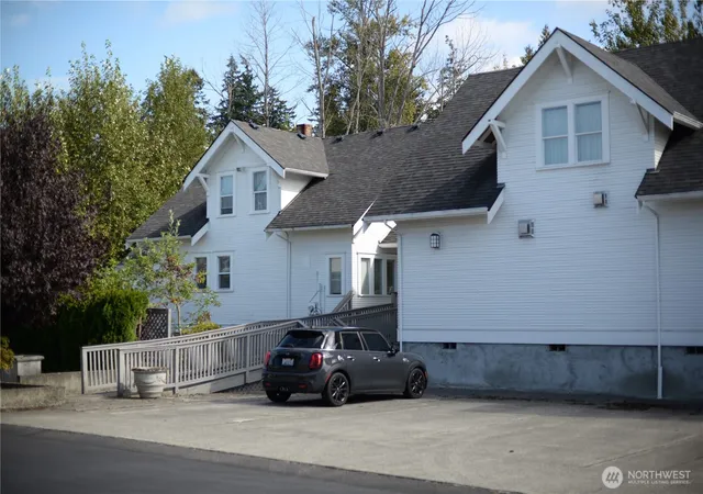Photo 4 of Single family home for sale at 1314 Anderson Rd, Mount Vernon, WA 98274 | MLS# NWM2587479 | Listing updated on 2026-09-29
