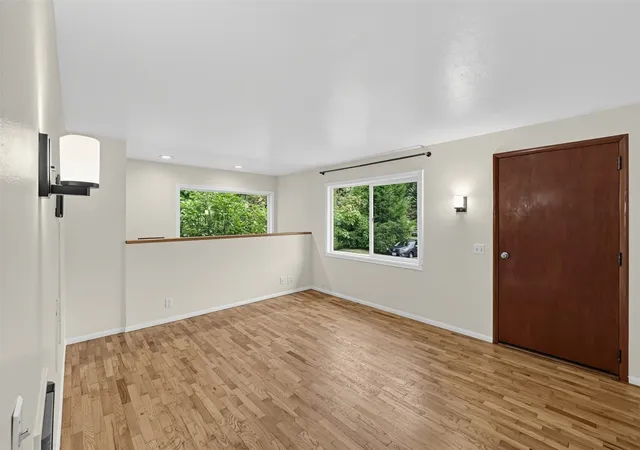 Photo 2 of Sale Pending at 1370 Ne Vena Ave, Bremerton, WA 98311 | MLS# NWM2587481 | Listing updated on 2026-10-25