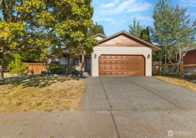 Photo 2 of Single family home for sale at 100 S 28th Street, Mount Vernon, WA 98274 | MLS# NWM2587483 | Listing updated on 2026-09-26