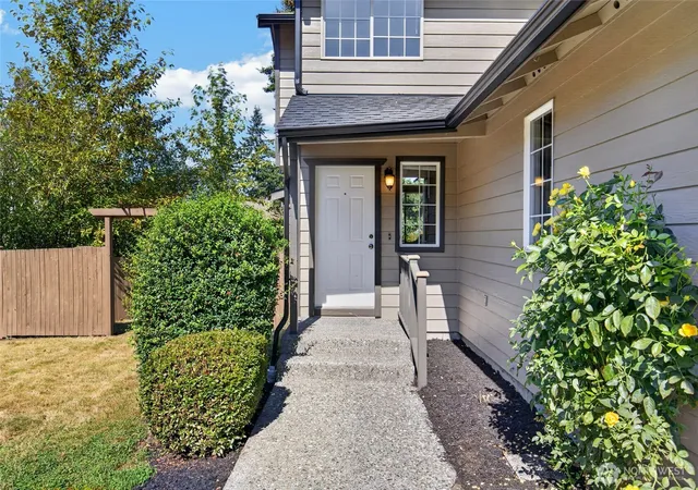 Photo 3 of House for sale at 14430 40th Avenue W, Lynnwood, WA 98087 | MLS# NWM2587485 | Listing updated on 2026-10-02