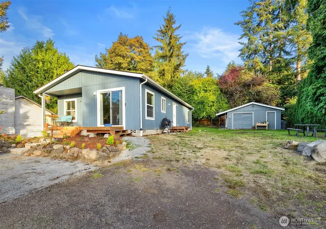 Photo 2 of Manufactured home for sale at 27078 Wagner Cir Ne, Kingston, WA 98346 | MLS# NWM2587487 | Listing updated on 2026-10-02