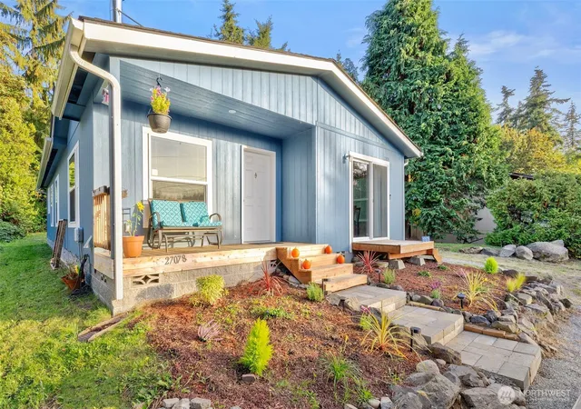 Photo 3 of Manufactured home for sale at 27078 Wagner Cir Ne, Kingston, WA 98346 | MLS# NWM2587487 | Listing updated on 2026-10-02
