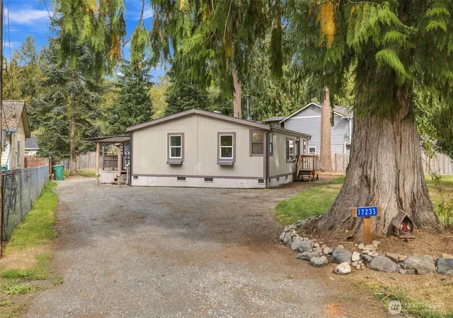Photo 2 of Manufactured home for sale at 17233 119th Place Ne, Arlington, WA 98223 | MLS# NWM2587491 | Listing updated on 2026-09-26