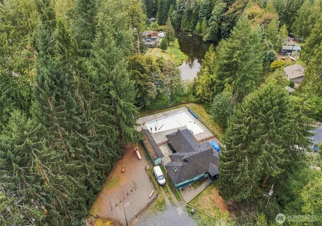 Photo 27 of Manufactured home for sale at 17233 119th Place NE, Arlington, WA 98223 | MLS# NWM2587491 | Listing updated on 2026-10-08