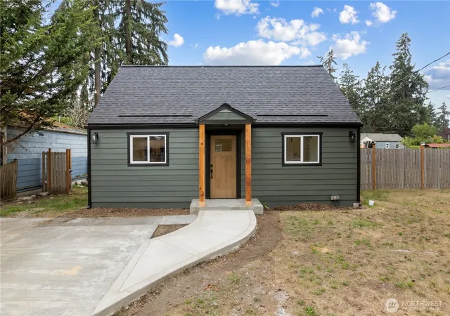 Single family home for sale at 10228 Alaska St S, Tacoma, WA 98444 | MLS# NWM2587493