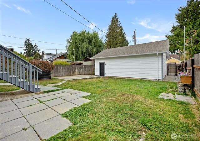 Photo 2 of Single family home for sale at 1426 Lombard Ave, Everett, WA 98201 | MLS# NWM2587496 | Listing updated on 2026-10-02