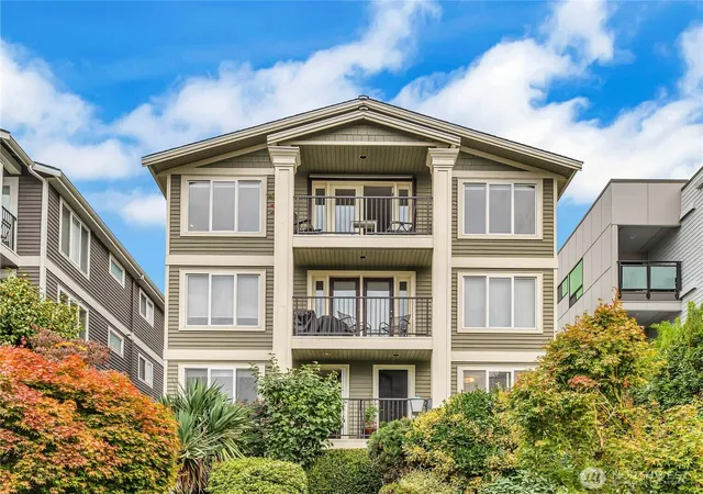 Townhouse for sale at 2230 Yale Ave E #C, Seattle, WA 98102 | MLS# NWM2587505