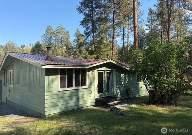 Single family home for sale at 13 Pine Grv St, Republic, WA 99166 | MLS# NWM2587506