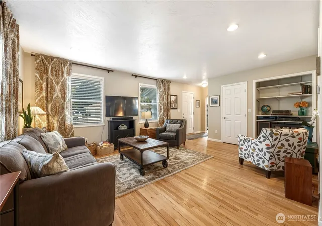 Photo 4 of Single family home for sale at 1510 Howard St, Walla Walla, WA 99362 | MLS# NWM2587509 | Listing updated on 2026-10-04