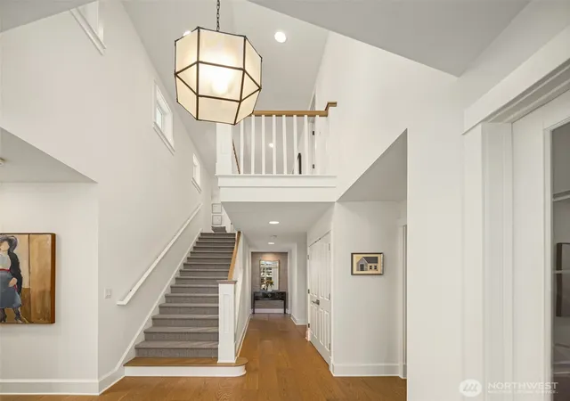 Photo 3 of Single family home for sale at 8429 NE 7th Street, Medina, WA 98039 | MLS# NWM2587516 | Listing updated on 2026-10-02