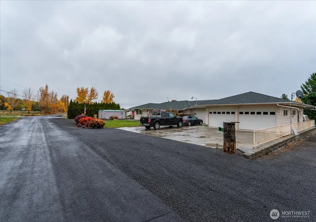 Photo 3 of Single family home for sale at 20271 Linden Rd NW, Soap Lake, WA 98851 | MLS# NWM2587519 | Listing updated on 2026-09-26