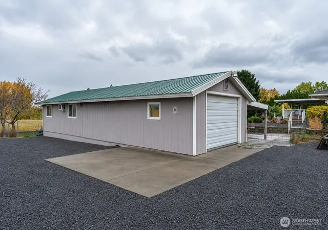 Photo 4 of Single family home for sale at 20271 Linden Rd NW, Soap Lake, WA 98851 | MLS# NWM2587519 | Listing updated on 2026-09-26