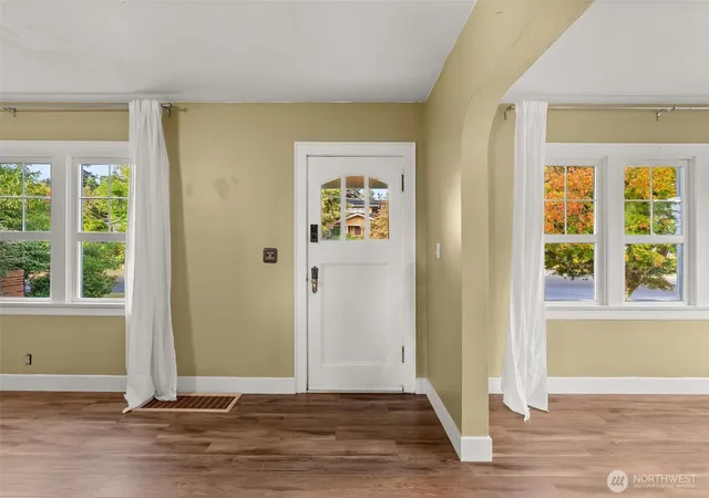 Photo 3 of Single family home for sale at 803 Fowler St, Raymond, WA 98577 | MLS# NWM2587529 | Listing updated on 2026-09-26