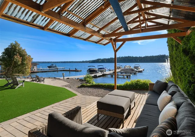 Photo 2 of Single family home for sale at 4889 Forest Ave Se, Mercer Island, WA 98040 | MLS# NWM2587532 | Listing updated on 2026-10-02