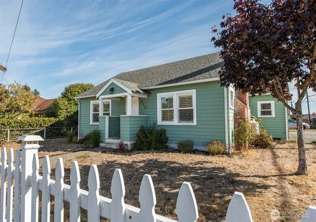 Photo 4 of Single family home for sale at 230 N 3rd Avenue, Sequim, WA 98382 | MLS# NWM2587539 | Listing updated on 2026-09-28