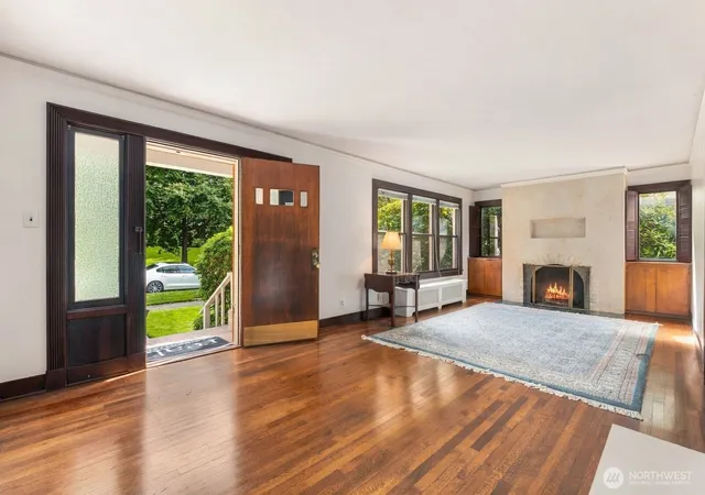 Photo 3 of Single family home for sale at 721 21st Avenue E, Seattle, WA 98112 | MLS# NWM2587540 | Listing updated on 2026-09-30