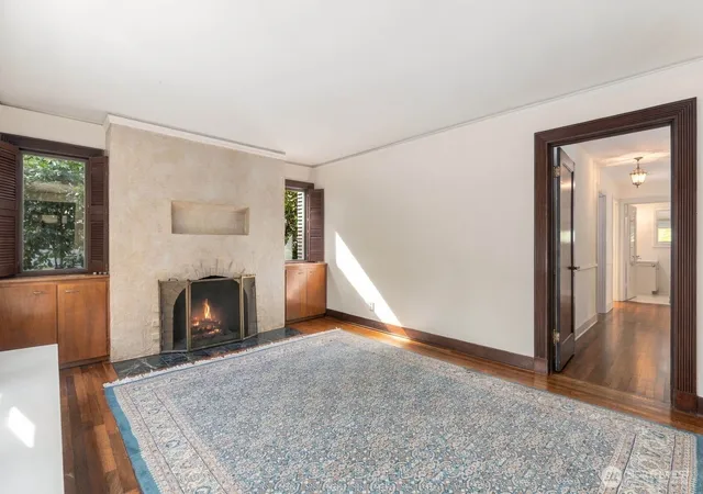 Photo 4 of Single family home for sale at 721 21st Avenue E, Seattle, WA 98112 | MLS# NWM2587540 | Listing updated on 2026-09-30