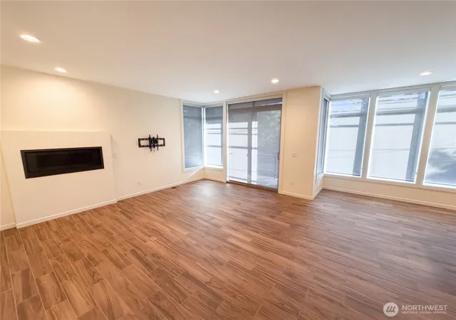 Photo 3 of Townhouse for sale at 3009 Harbor Ave Sw, Seattle, WA 98126 | MLS# NWM2587544 | Listing updated on 2026-10-01
